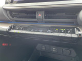【 オートエアコン 】車内温度を感知して自動で温度調整をしてくれるのでいつでも快適な車内空間を創り上げます!//