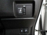 便利な片側電動スライドドア仕様です♪狭い駐車場などでは大活躍!ドアを支える手間もなし♪