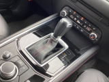 アクセルペダルを踏み込む量や速さに応じて変速パターンをし、人馬一体の運転感覚を発揮してくれる6速オートマ!