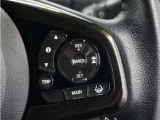 ◆アダプティブクルーズコントロール◆予め設定した車速内でクルマが自動的に加減速。前走車との適切な車間距離を維持しながら追従走行します。【LKAS】車線維持支援システムでステアリング操作を支援。