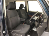 運転席は、高いアイポイントと広いガラスエリア、水平基調のインパネによって、車両前方と周囲の状況をしっかり見渡せる見晴らしの良さが魅力的!