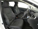 落ち着いた佇まいで座り心地の良いファブリックシートです。