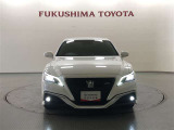 ヘッドランプは高輝度で消費電力の少ないLED!ライン発光を採用した切れ長でシャープな外形は、スポーティさが際立ちカッコいいですね!