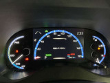 視認性に優れたメーターを採用しており、走行中でも車速や情報が分かりやすく表示されます。運転時の視線移動をむりのない範囲に抑え、快適で安心感のあるドライブをサポートします。