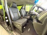 運転席シート廻りは使用感も少なく、良好な状態となっています。丁寧に使われていたことがよくわかりますね。