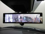 スマートルームミラー付きで後部座席に乗車してても後方がしっかり見れます