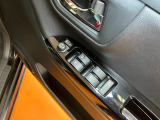電動格納ミラー、パワーウインドウ