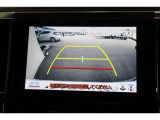 後方の死角を軽減し、狭い場所での切替しや駐車もしやすくなるバックモニターを装備しています。