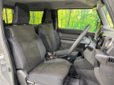 運転席シート廻りは使用感も少なく、良好な状態となっています。前オーナー様が丁寧に使っていたことがよくわかりますね。
