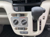 握りやすい位置のシフトレバー。
