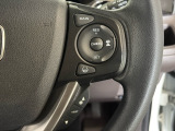 【ACC〈アダプティブ・クルーズ・コントロール〉】アクセルペダルを踏まずに設定した車速を保つクルーズコントロールに、前走車を検知する機能を追加。車速と車間を適切に制御することを支援します。