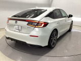 走行シーンに合わせて、EV・ハイブリッド・エンジンの3つのモードを自動で切り替えるので、街乗りから高速走行までスムーズなドライブを楽しめます!