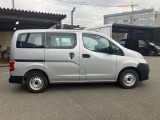 スライドドアで乗り降りしやすいですよ!