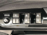 パワーウィンドは今や当たり前の機能ですが、無いと困る機能です。運転席からの操作で、全席の窓を振るオープンにしたり、フルクローズが可能です。