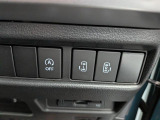 運転席からスライドドアの開閉が出来ます。