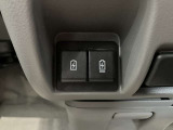 USB電源ソケットが前席中央にあり、便利に使えます☆