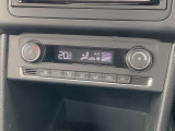 ■温度設定をしておけばいつでも快適な車内温度を維持できるオートエアコン!