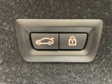 【パワーゲート】電動パワーゲートです。開閉がボタン1つで開け閉め行えます。また、状況に応じてのトランクハッチ開閉量を簡単に設定可能です。スマートオープナーも便利な機能です。ぜひお試しください。