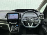 ますますドライブが楽しくなる、明るく開放的な運転席まわりです!