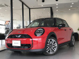 MINI 5ドア Cが入庫しました。ボディーカラーはチリ・レッドIIのお車です。現在掲載準備中です。