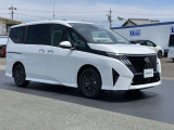 エマージェンシーブレーキ(衝突被害軽減ブレーキ)、フロントカメラが車両や歩行者を検知し警告音と共に衝突回避、軽減をアシストしてくれます。