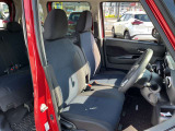 運転席まわりは、使用感も少なく良好な状態です。