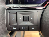 ステアリングスイッチ付きのハンドル!運転に支障をきたすことなくナビ操作が可能です!!
