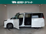 両側パワースライドドア付きだから、狭い駐車スペースなどでの 乗り降りラクラク!小さなお子さまのいるご家庭には嬉しい装備。