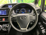 【純正革巻きステアリング】上質な革を使用することで、手にしっかり馴染みとても運転しやすいハンドルです♪