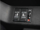 ◆両側電動スライドドア◆狭い駐車場でも乗り降りが楽々♪お子様が隣の車にドアを当ててしまう心配もございません!小さなお子様連れの方もこれで安心。