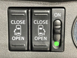 【両側パワースライドドア】スマートキーや運転席のスイッチで後席両側スライドドアの開閉が可能♪電動だから力を入れてドアを開ける必要が無く、小さなお子様でも簡単に開け閉めでき快適です♪