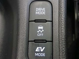 VSC(滑りやすい路面での横滑りを抑え車両の安定性を保つための機能)搭載ですが、雪道などから脱出する時はOFFすると脱出しやすくなる場合があります