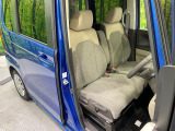 運転席シート廻りは使用感も少なく、良好な状態となっています。丁寧に使われていたことがよくわかりますね。