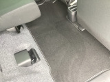 この度は、当店のお車をご覧いただきまして誠にありがとうございます。当店では全国販売・納車も行っております。県によって陸送費用は異なりますのでお気軽にお問い合わせください。