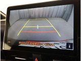バックガイドモニターで、後方を確認しながら安心して駐車することができます。運転初心者も熟練者も必須の機能ですよ!