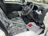 ビッグキャビンとリクライニングシートを採用し、乗用車感覚の快適さを実現するジャンボ。 仕事はもちろんのこと、買い物や家族とのお出かなど、普段使いでも活躍する軽トラックです。