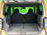 普段のお買い物や通勤、送迎等に十分な荷室スペースを確保しております。セカンドシートを倒すと、大きな荷物の積載も可能です♪