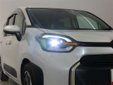 高輝度で点灯速度が速く、しかも消費電力の少ないLEDヘッドライトが装備されています!LEDの明るい光が走行中の視界の確保をサポートして、夜のドライブがより楽しく安全に運転できます♪