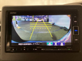 バックモニター付きで車庫入れもラクラク♪