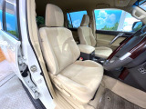 運転席シート廻りは使用感も少なく、良好な状態となっています。丁寧に使われていたことがよくわかりますね。