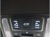 パワーバックドア装備!リヤゲートのスイッチを押すだけでバックドアが閉まります!運転席周りからも開閉の操作ができます♪