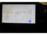 ディスプレイオーディオを装備。スマホとクルマをつなぐことで、これまでのナビに加えて、いろんなサービスが楽しめます。