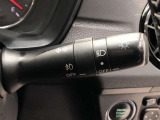 ライトスイッチです。「AUTO」にすると外の明るさに応じてスモールライト・ヘッドライトが自動でON・OFFします。夕暮れ時や屋内駐車場、トンネルなどに便利です。フォグランプもON・OFFできます。