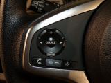 【ステアリングリモコン】ステアリングにオーディオ調節可能なスイッチが装備されていますので運転中でも視線をそらさずにオーディオの調節が可能です!