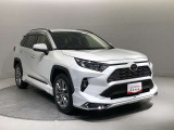 人気のSUV! 普段使いから週末のお出かけまで、運転するワクワクを感じさせてくれる一台になると思います。