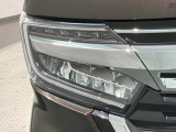 LEDヘッドライトは、点灯の瞬間から最大光量を発揮し、突然暗くなるトンネルなどでの安定感を高めます。