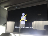 ロングドライブも退屈しらずの後席モニター装備☆彡