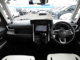 【運転席・インパネまわり】 ハンドル・シート・フロアーなど隅々までプロによるクリーニング済み☆彡キレイな車内でドライブが一層快適にお楽しみいただけます!!