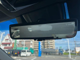 【デジタルインナーミラー】後席の大きな荷物や同乗者で後方が確認しづらい時でも安心!カメラが撮影した車両後方の映像をルームミラー内に表示。クリアな視界で状況の確認が可能です!