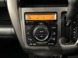 【オートエアコン】一度お好みの温度に設定すれば、車内の温度を検知し風量や温度を自動で調整してくれます。